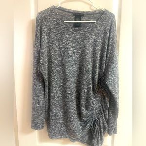 Design history women’s black & white sweater super soft ft in LG.